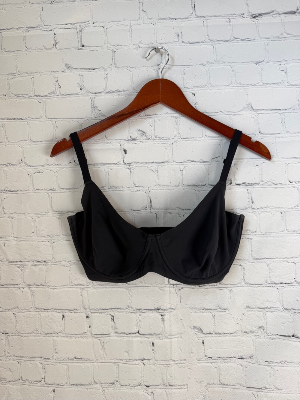 SKIMS Black Underwire Support Bra 34DDD